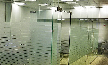 Стеклянные перегородки для офиса купить в Екатеринбурге