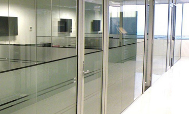 Перегородки из стекла в офисе купить в Екатеринбурге