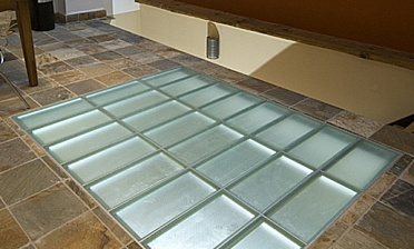 Стеклянный пол в квартиру с подсветкой купить в Екатеринбурге