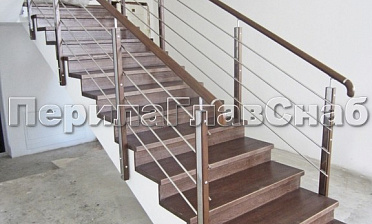 Ограждение со стойками из шлифованной нержавеющей стали с боковым крепежом, со вставками из дерева купить в Екатеринбурге