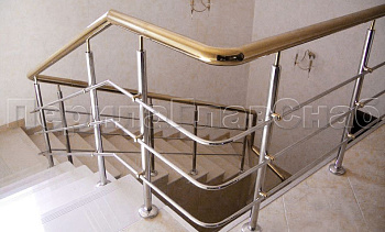 Лестничное ограждение с тремя ригелями и поручнем из латуни в Екатеринбурге. Готовые проекты ПерилаГлавСнаб Лестничное ограждение с тремя ригелями и поручнем из латуни в Екатеринбурге. Готовые проекты ПерилаГлавСнаб