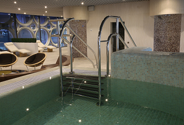 Ограждения и поручни из нержавеющей стали для бассейна, бани и сауны купить в Екатеринбурге