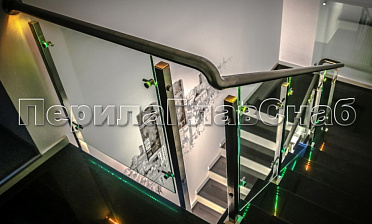 Ограждения со стеклом и подсветкой поручня купить в Екатеринбурге