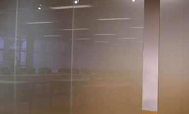 Стеклянные матовые перегородки в офис премиум купить в Екатеринбурге