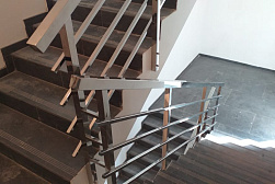 Перила для лестниц из металла в Екатеринбурге. Готовые проекты ПерилаГлавСнаб - фото 13