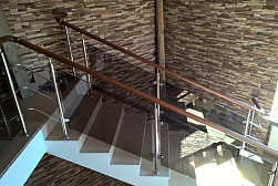 Ограждения из нержавейки со стеклом в Екатеринбурге. Готовые проекты ПерилаГлавСнаб - фото 20