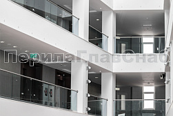 Стеклянные перила для атриумов в Екатеринбурге. Готовые проекты ПерилаГлавСнаб - фото 13