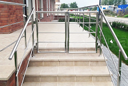 Ограждение лестницы от детей в Екатеринбурге. Готовые проекты ПерилаГлавСнаб - фото 9