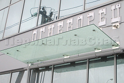 Стеклянные козырьки на вантах в Екатеринбурге. Готовые проекты ПерилаГлавСнаб - фото 24