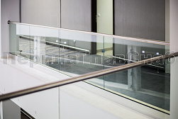 Цельностеклянные ограждения на несущем стекле в Екатеринбурге. Готовые проекты ПерилаГлавСнаб - фото 29