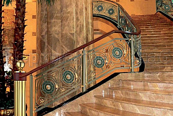 Латунные перила под золото в Екатеринбурге. Готовые проекты ПерилаГлавСнаб - фото 3