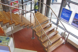 Стеклянные перила для лестниц в Екатеринбурге. Готовые проекты ПерилаГлавСнаб - фото 16