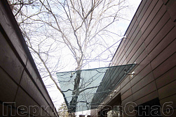 Стеклянные козырьки на вантах в Екатеринбурге. Готовые проекты ПерилаГлавСнаб - фото 26