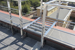 Ограждения для кровли из нержавеющей стали в Екатеринбурге. Готовые проекты ПерилаГлавСнаб - фото 10 Ограждения для кровли из нержавеющей стали в Екатеринбурге. Готовые проекты ПерилаГлавСнаб - фото 10