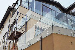 Цельностеклянные ограждения на несущем стекле в Екатеринбурге. Готовые проекты ПерилаГлавСнаб - фото 8