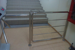 Ограждение лестницы от детей в Екатеринбурге. Готовые проекты ПерилаГлавСнаб - фото 7