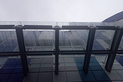 Стеклянные козырьки на спайдерах в Екатеринбурге. Готовые проекты ПерилаГлавСнаб - фото 10