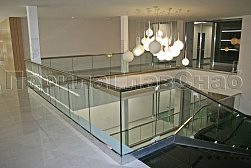 Стеклянные перила для атриумов в Екатеринбурге. Готовые проекты ПерилаГлавСнаб - фото 11
