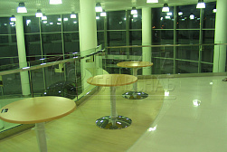 Стеклянные ограждения для торговых  и бизнес центров в Екатеринбурге. Готовые проекты ПерилаГлавСнаб - фото 9