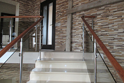 Перила и ограждения из нержавейки и дерева в Екатеринбурге. Готовые проекты ПерилаГлавСнаб - фото 27 Перила и ограждения из нержавейки и дерева в Екатеринбурге. Готовые проекты ПерилаГлавСнаб - фото 27