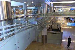 Стеклянные перила для атриумов в Екатеринбурге. Готовые проекты ПерилаГлавСнаб - фото 16