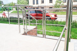 Ограждение лестницы от детей в Екатеринбурге. Готовые проекты ПерилаГлавСнаб - фото 10