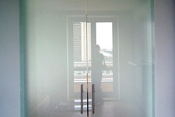 Раздвижные стеклянные двери в Екатеринбурге. Готовые проекты ПерилаГлавСнаб - фото 8