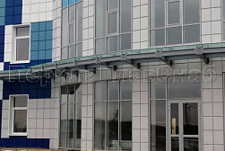 Стеклянные козырьки на спайдерах в Екатеринбурге. Готовые проекты ПерилаГлавСнаб - фото 11